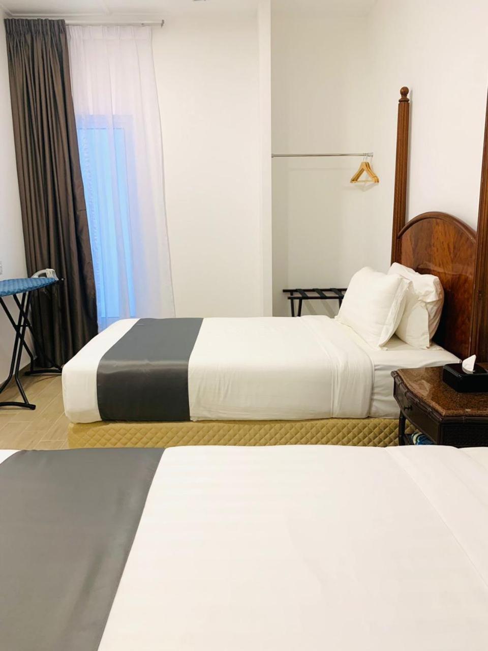 Adena Beach Resort Kuantan Exteriör bild