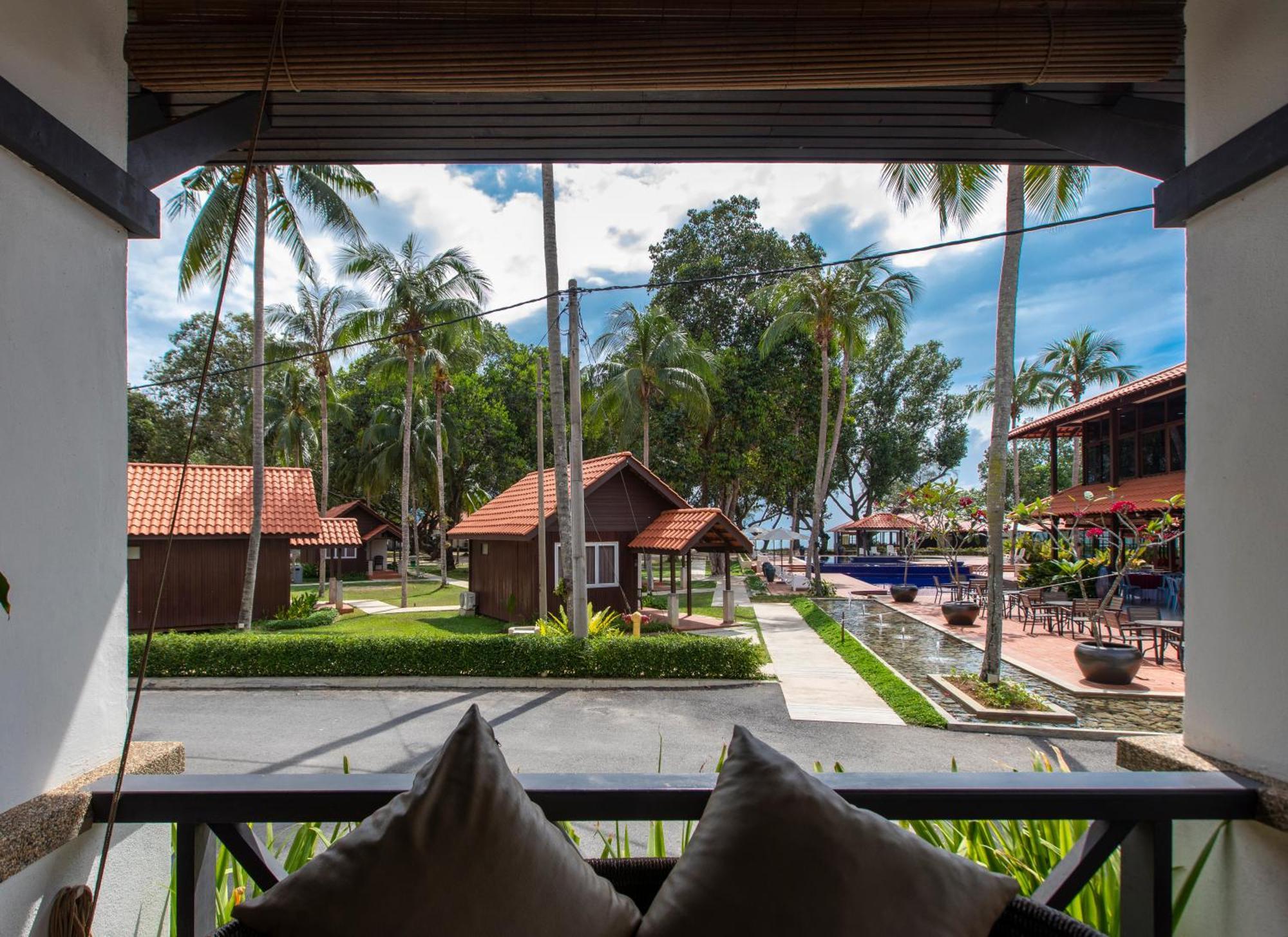 Adena Beach Resort Kuantan Exteriör bild